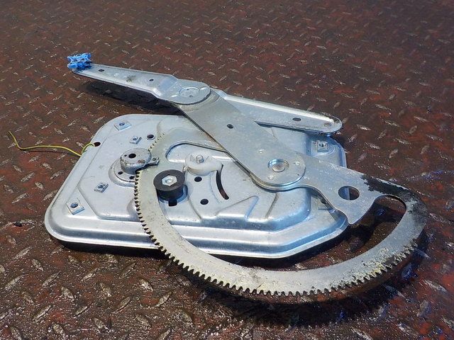 1442295 SCANIA Стеклоподъемник правый, № XF85197, фото 1