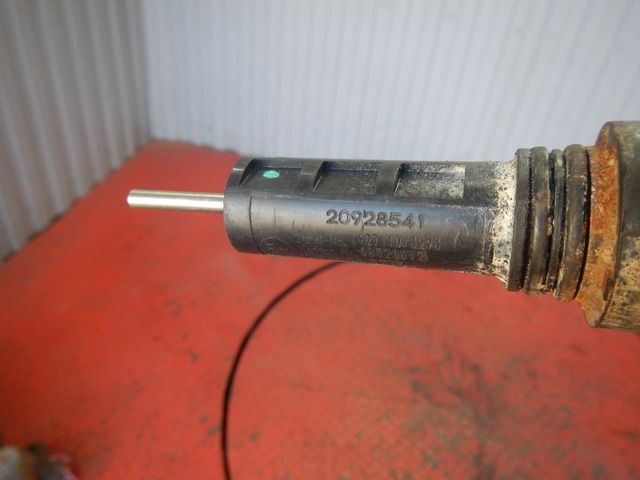 20928541 VOLVO Датчик износа колодок, № XF379964, фото 4