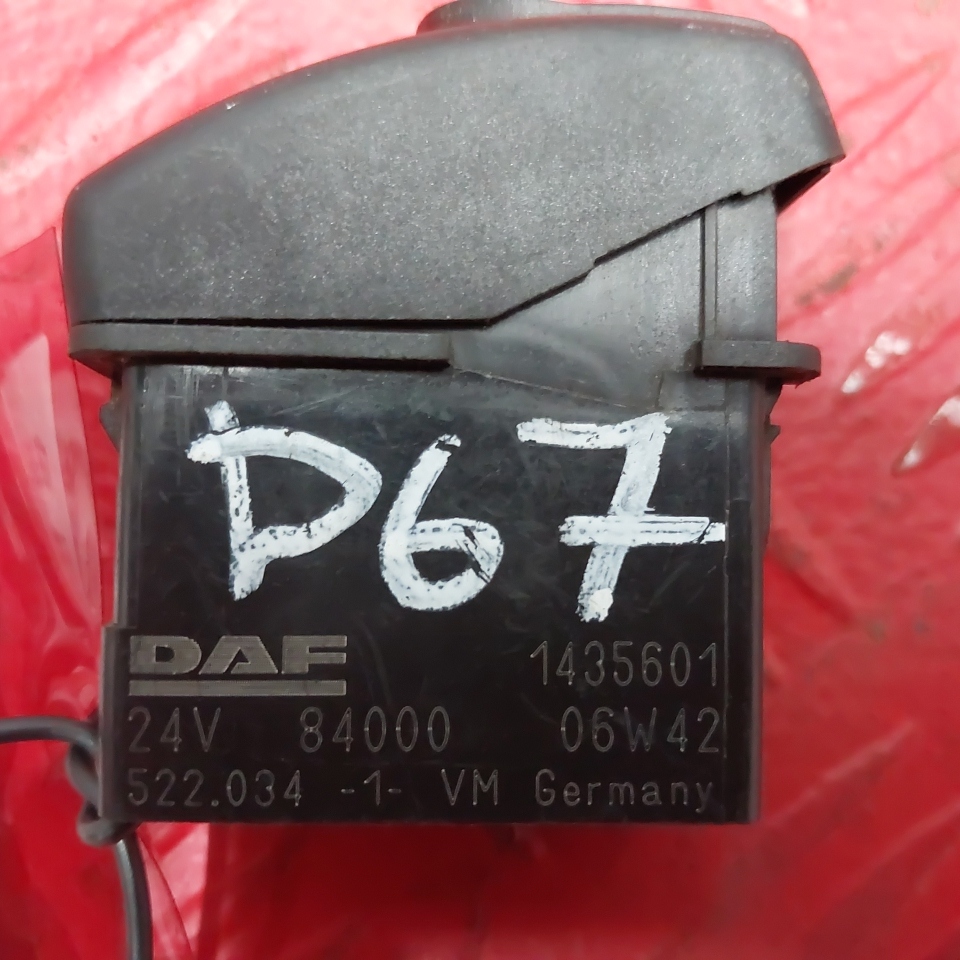 1435601 DAF Кнопка, № XF456535, фото 3