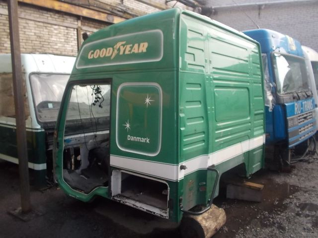 VOLVO Каркас кабины, № XF77157, фото 1