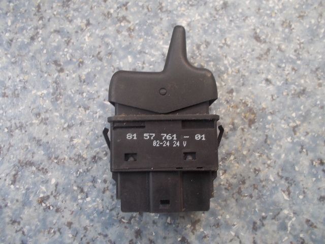 8157761 VOLVO Кнопка, № XF74700, фото 3
