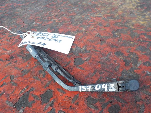 20379792 VOLVO Поводок стеклоочистителя, № XF157043, фото 1