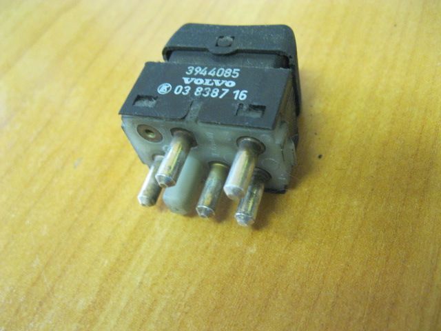3944085 VOLVO Кнопка, № XF4954, фото 1