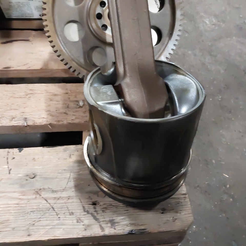 21105177 VOLVO Поршень, № XF402050, фото 2