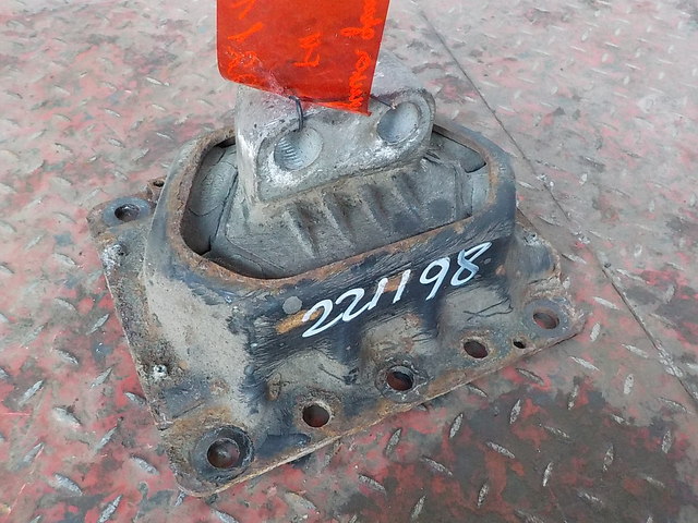20499469 VOLVO Подушка двигателя, № XF221191, фото 1