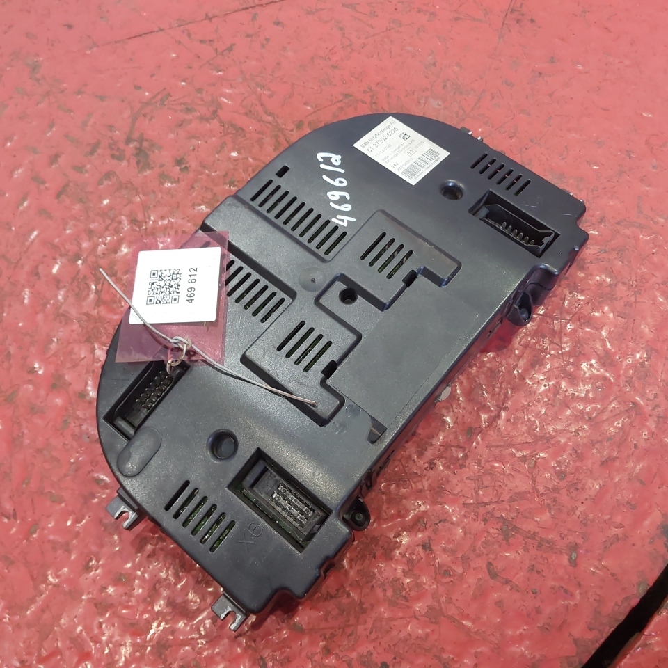 81272026226 MAN Панель приборов, № XF469612, фото 3