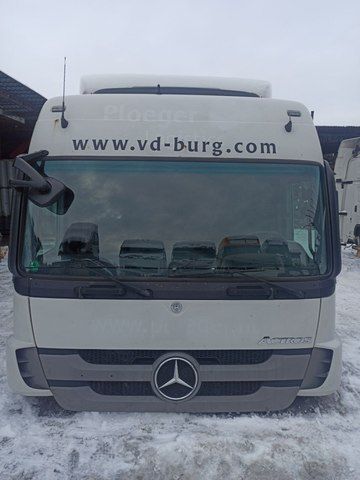 9416710810 MERCEDES Стекло лобовое, № XF324095, фото 1