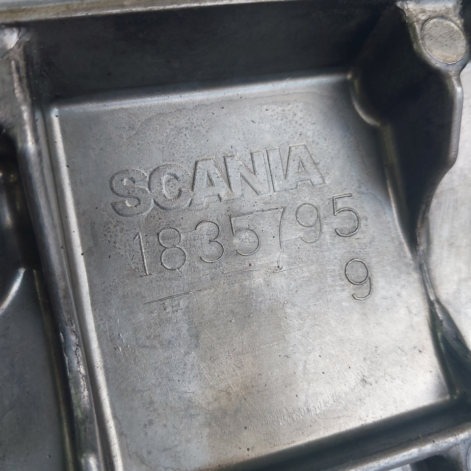 1835795 SCANIA Крышка двигателя, № XF466001, фото 5