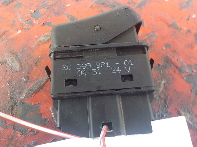 8157752 VOLVO Кнопка, № XF101975, фото 3