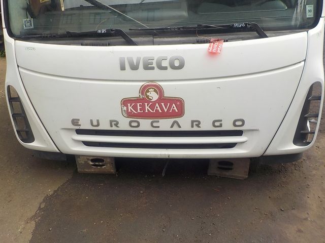 504027461 IVECO Капот, № XF171226, фото 1