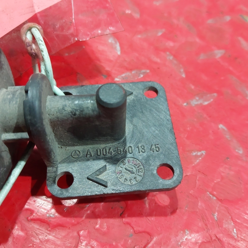 0045401345 MERCEDES Датчик воздушного фильтра, № XF484621, фото 4