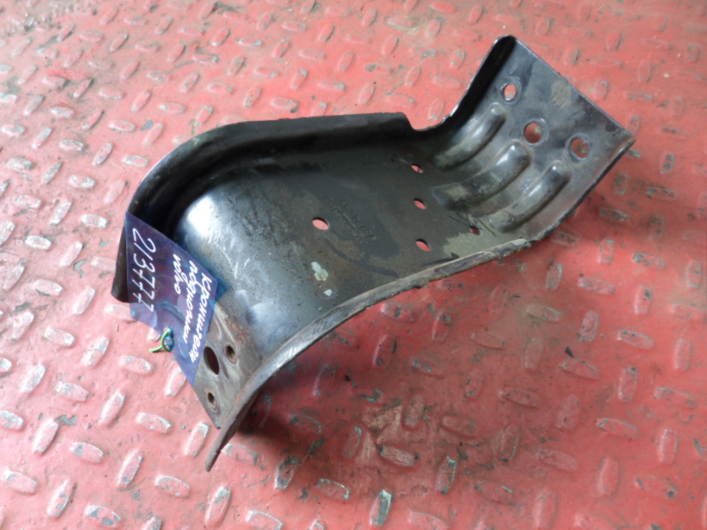 82174599 VOLVO Кронштейн подножки, № XF213777, фото 3