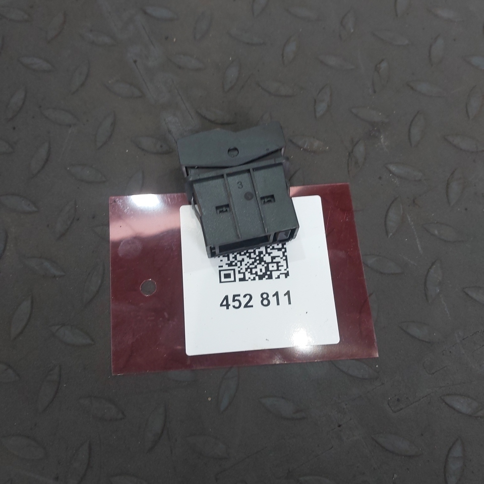 0125453707 MERCEDES Кнопка, № XF452811, фото 2