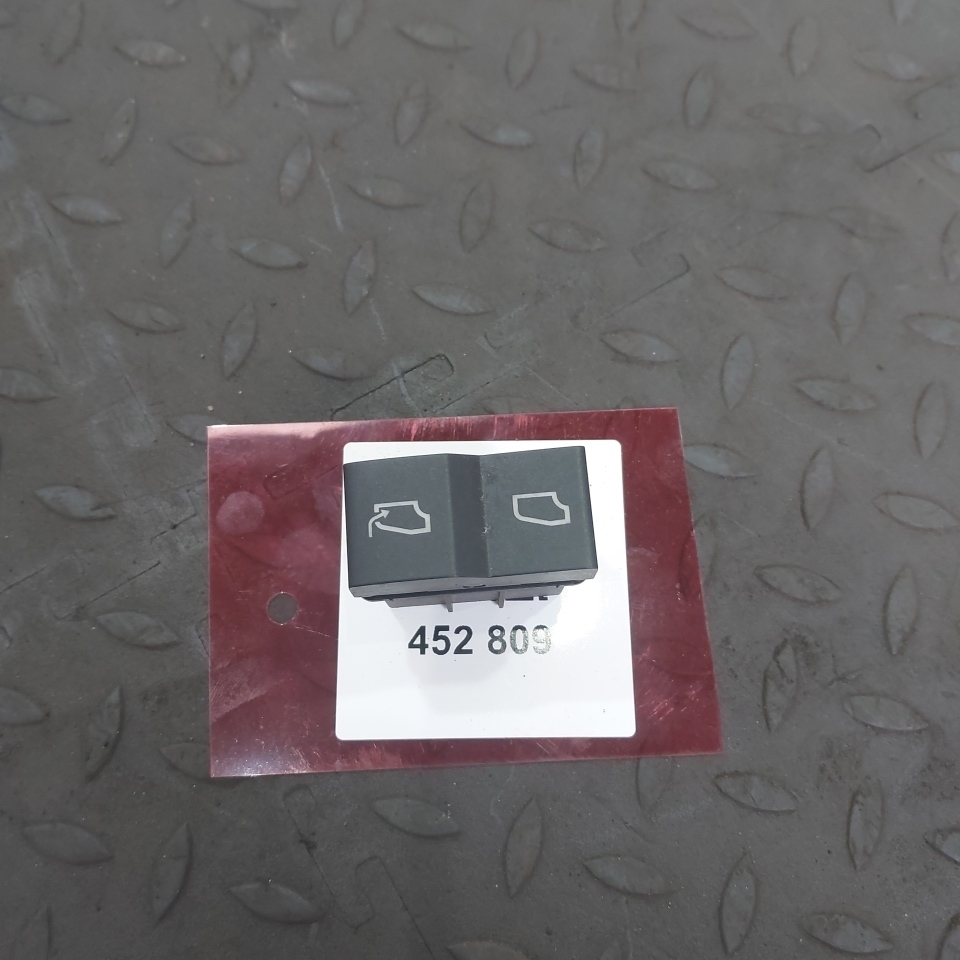 0125455707 MERCEDES Кнопка, № XF452809, фото 3