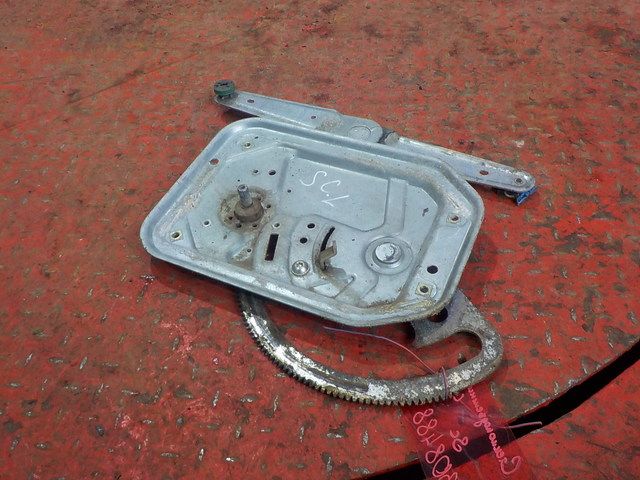 1366847 SCANIA Стеклоподъемник левый, № XF308488, фото 3