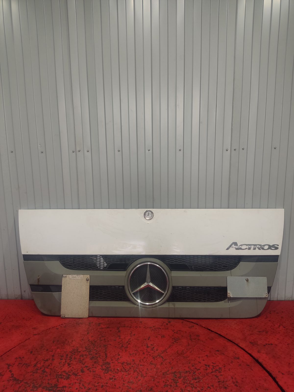 9437500109 MERCEDES Капот, № XF366697, фото 2
