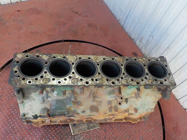 20482874 VOLVO Блок двигателя, № XF61488, фото 4