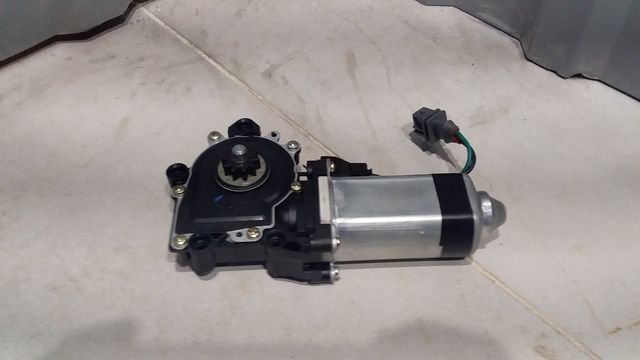 T05174001 TOPCOVER Моторчик стеклоподъемника MERCEDES BENZ TRUCK ACTROS (1996>) левый для 4.61924, фото 1