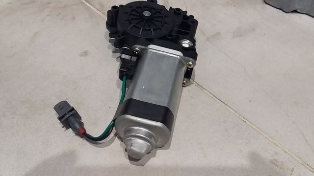T05174001 TOPCOVER Моторчик стеклоподъемника MERCEDES BENZ TRUCK ACTROS (1996>) левый для 4.61924, фото 2