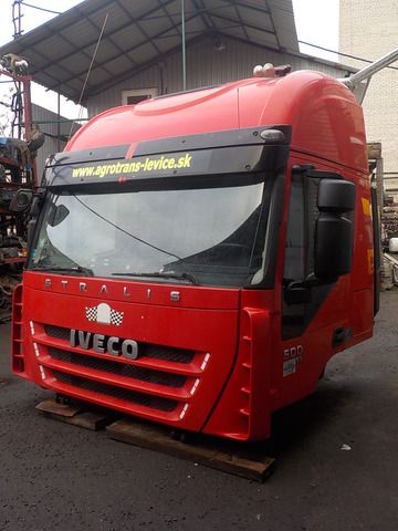 IVECO Кабина, AS, Красный, № XF122042, фото 2
