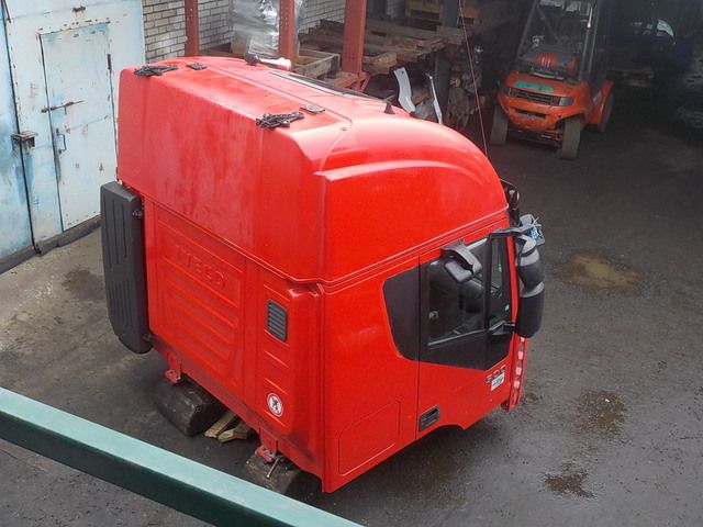 IVECO Кабина, AS, Красный, № XF122042, фото 4