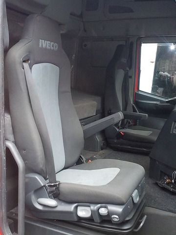 IVECO Кабина, AS, Красный, № XF122042, фото 15