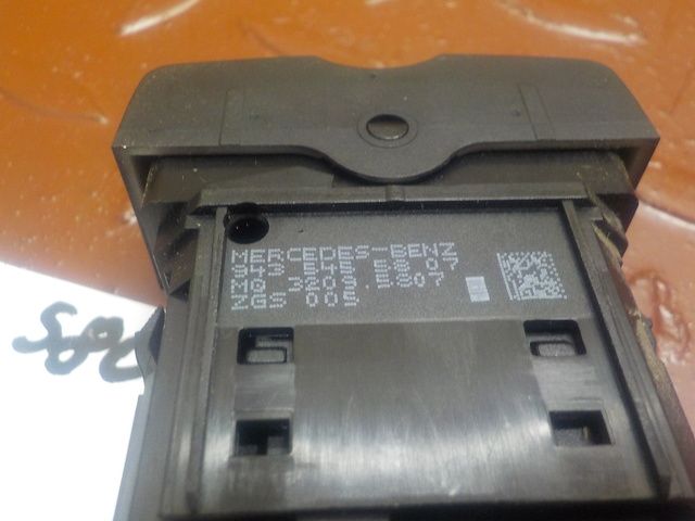 9435455807 MERCEDES Кнопка, № XF260152, фото 4