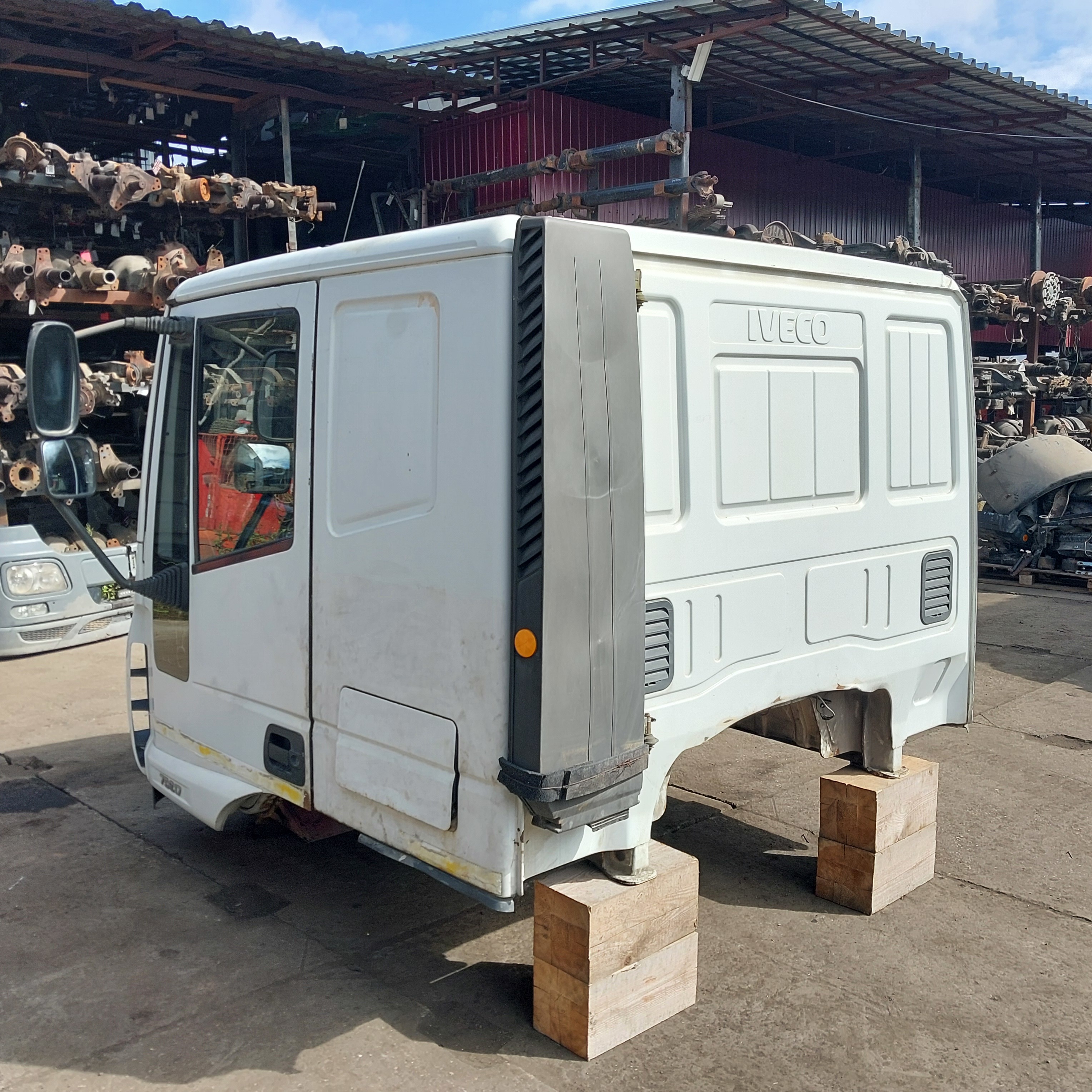 504085039 IVECO Кабина, MLL Низкая, № XF477976, фото 3