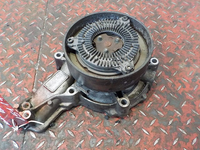 7421969184 RENAULT Насос водяной, № XF151173, фото 1