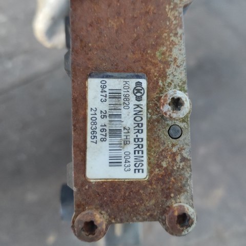 21083657 VOLVO Кран ECAS, № XF323113, фото 1