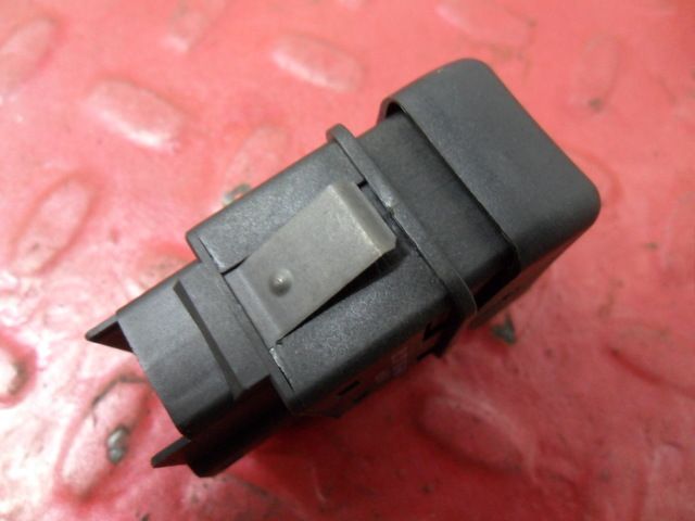 8157763 VOLVO Кнопка, № XF226670, фото 3