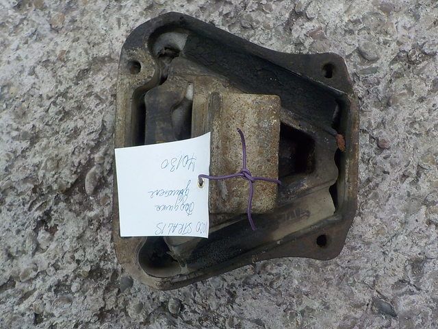 41272826 IVECO Подушка двигателя, № XF70130, фото 1
