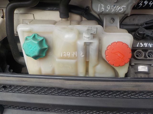 9738690120 MERCEDES Бачок омывателя, № XF139442, фото 1