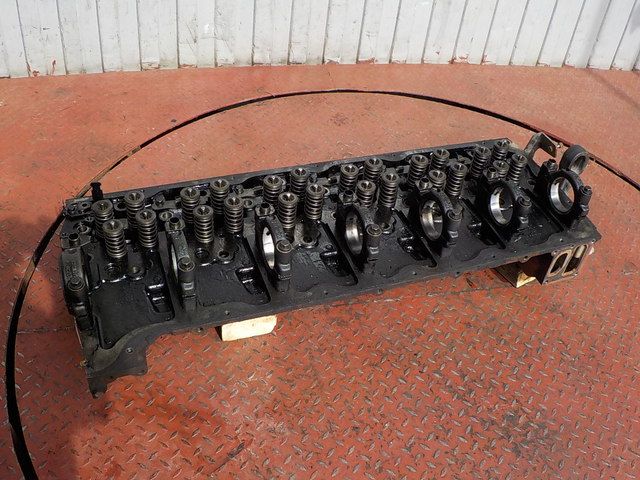 7421092409 RENAULT Головка блока, № XF26955, фото 1