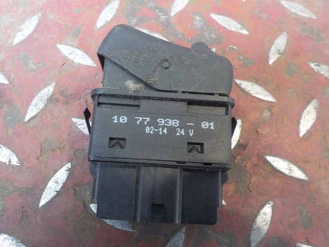 1077938 VOLVO Кнопка, № XF201370, фото 3