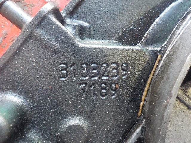 3183239 VOLVO Крышка двигателя, № XF289329, фото 4