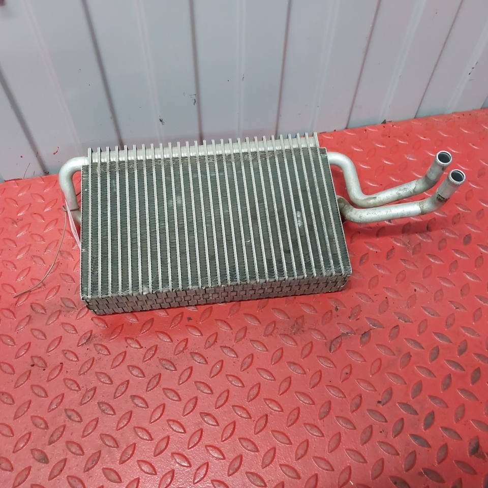 81619200026 MAN Радиатор отопителя, № XF465841, фото 1