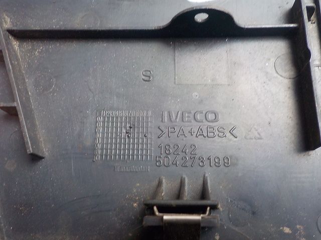 504273199 IVECO Заглушка бампера, № XF286364, фото 4