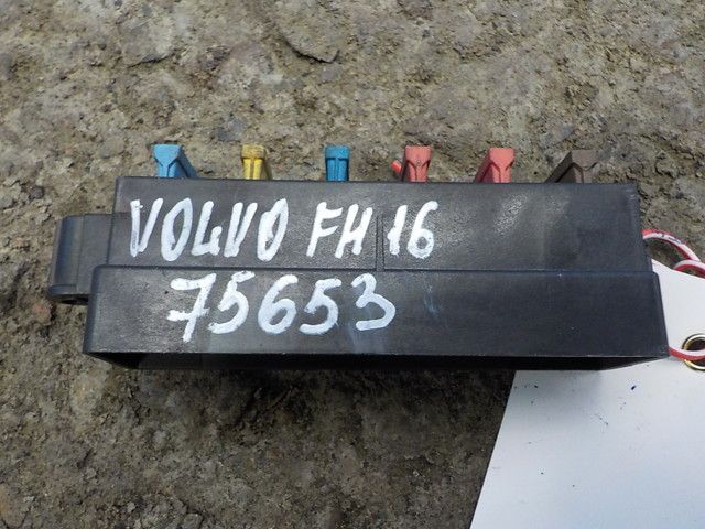 1079095 VOLVO Блок предохранителей, № XF75653, фото 1