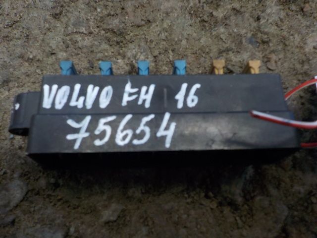 1079095 VOLVO Блок предохранителей, № XF75654, фото 1