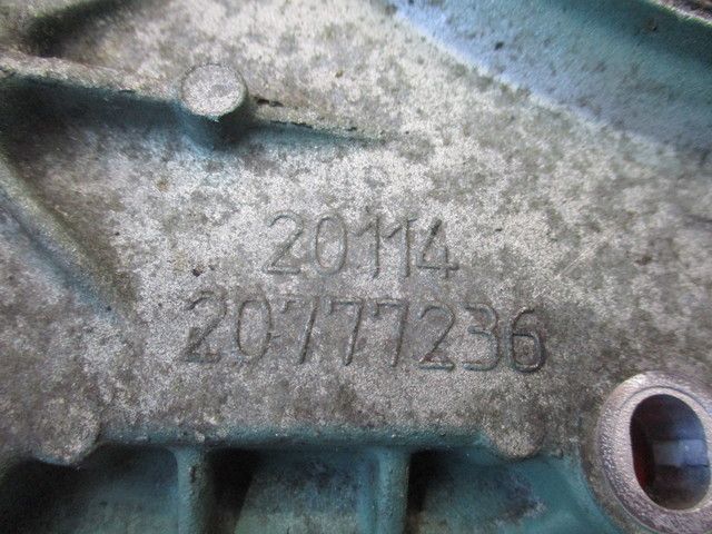21054681 VOLVO Крышка двигателя, № XF267445, фото 4