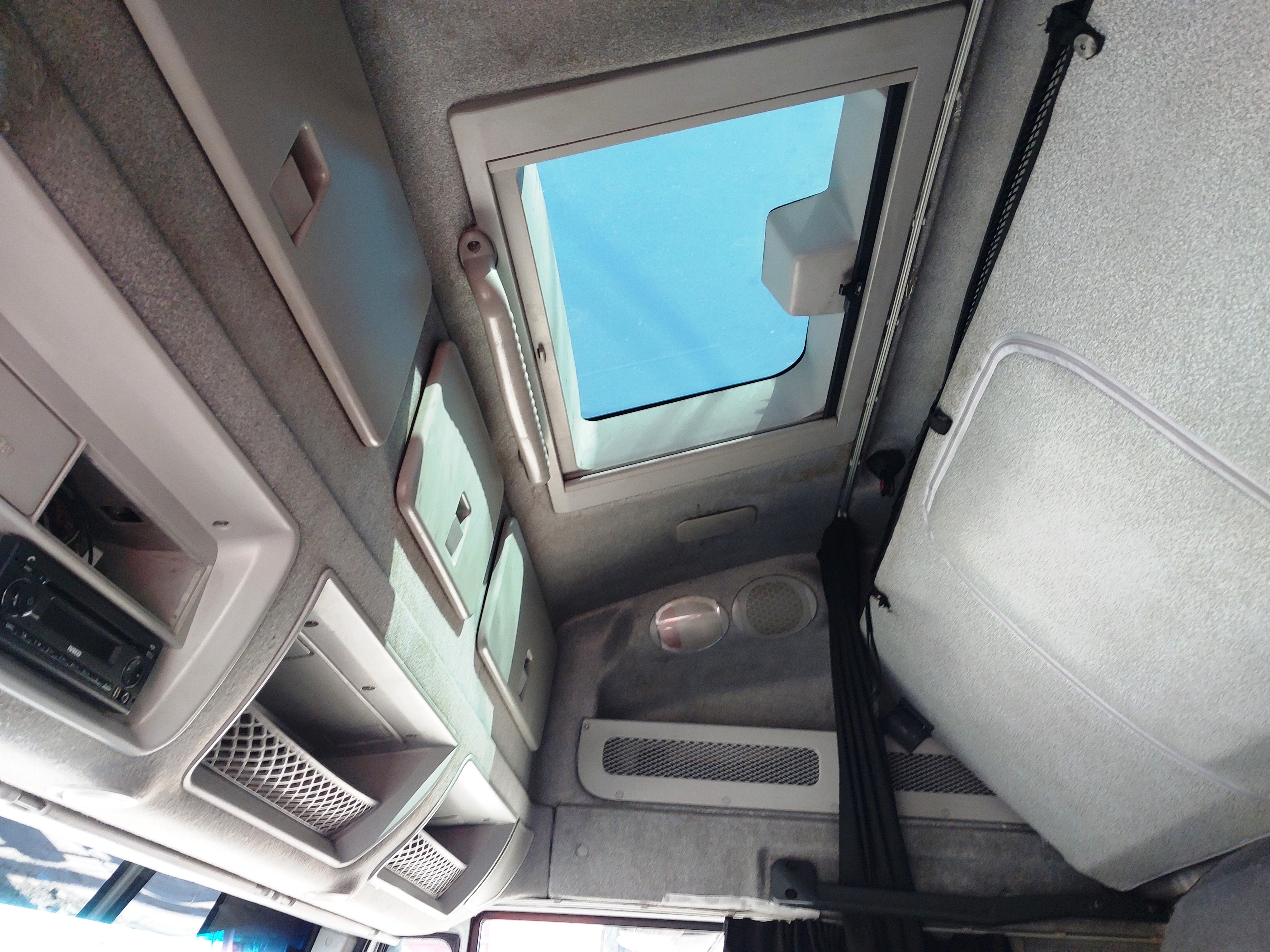 504026264 IVECO Люк электрический, № XF450110, фото 1