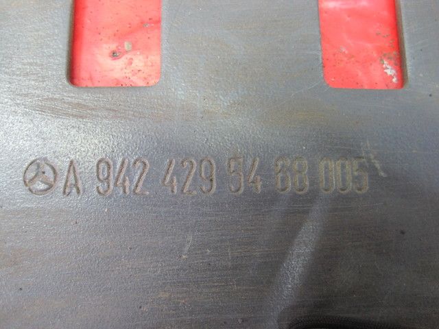 9424295468 MERCEDES Кронштейн осушителя, № XF241195, фото 4