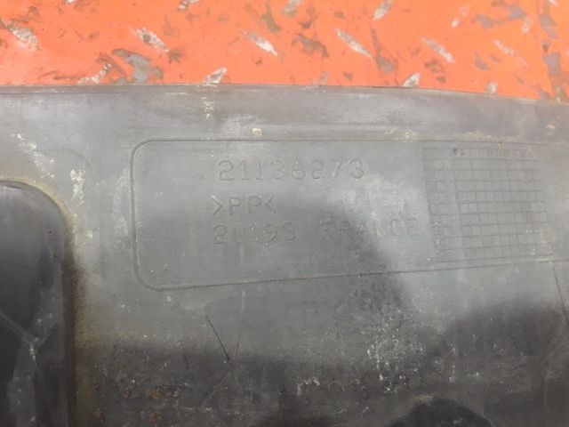 21136273 VOLVO Ящик АКБ, № XF394081, фото 3