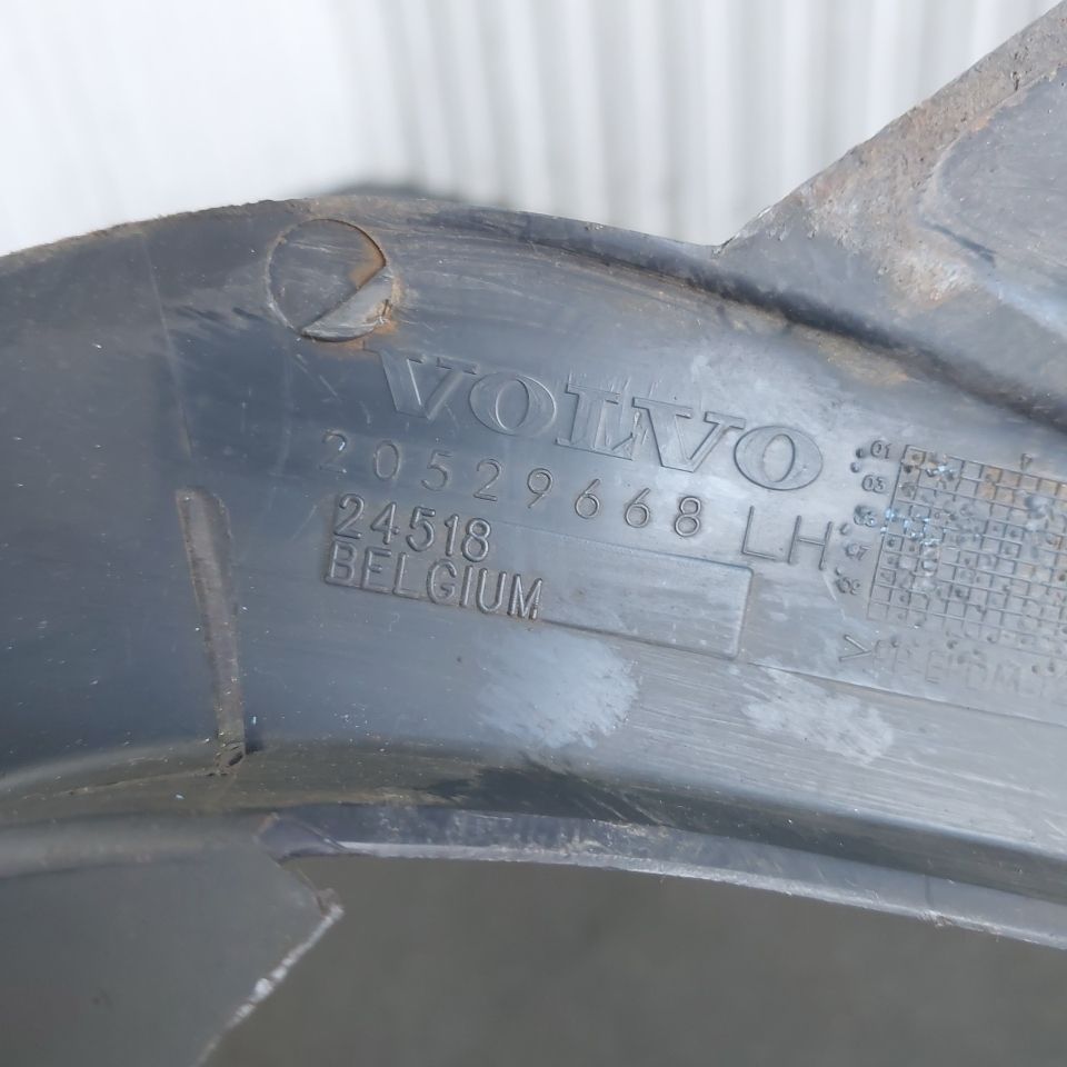 20529668 VOLVO Накладка лобового стекла, № XF445640, фото 3