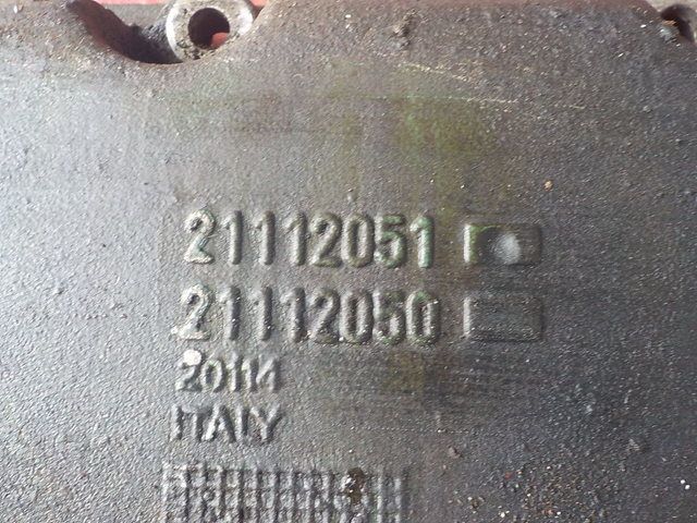 21112051 VOLVO Крышка двигателя, № XF251845, фото 4