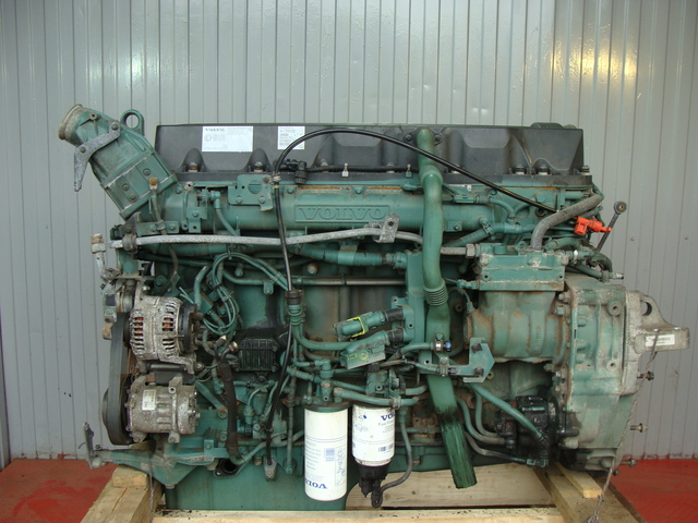 21718835 VOLVO Блок двигателя, № XF296519, фото 1