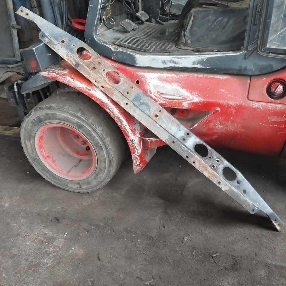 9703170056 MERCEDES Усилитель бампера, № XF476549, фото 1