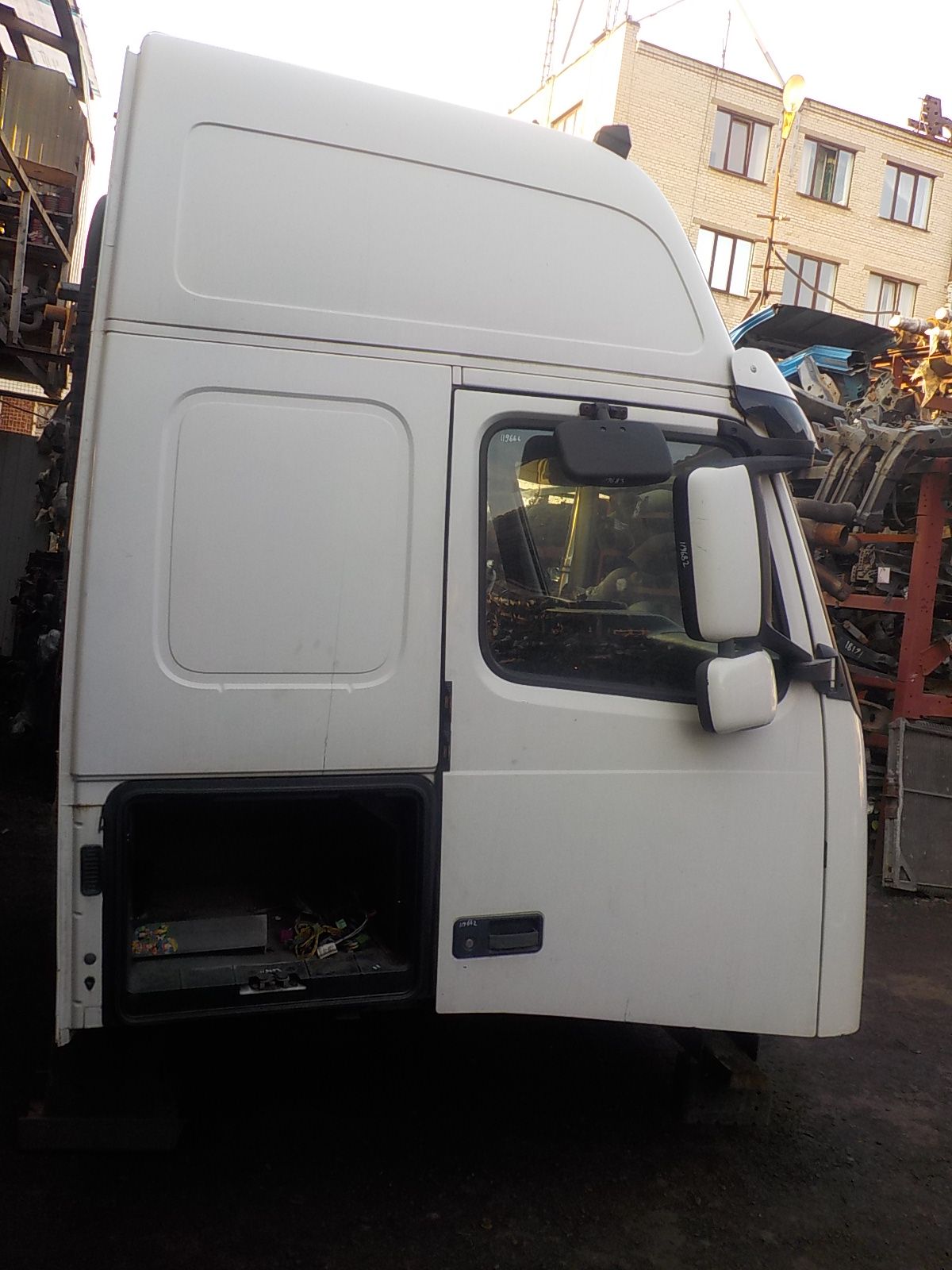 VOLVO Кабина, Globetrotter XL, № XF119655, фото 3