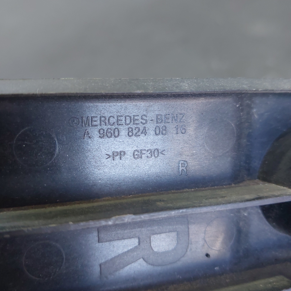 9608240816 MERCEDES Решетка стеклоочистителя, № XF452611, фото 4
